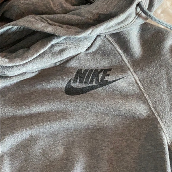 Nike Sweatshirt - Picture 2 of 3